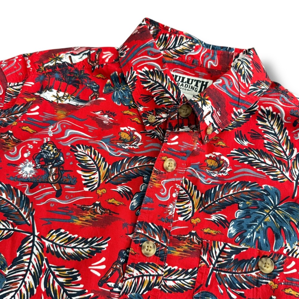 Duluth Trading Co Mens M Short Sleeve Button‎ Up Shirt Hawaiian Print Red
